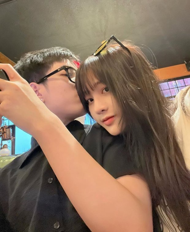 Just starting out, the two hottest couples in the Vietnamese gaming industry have made fans jealous